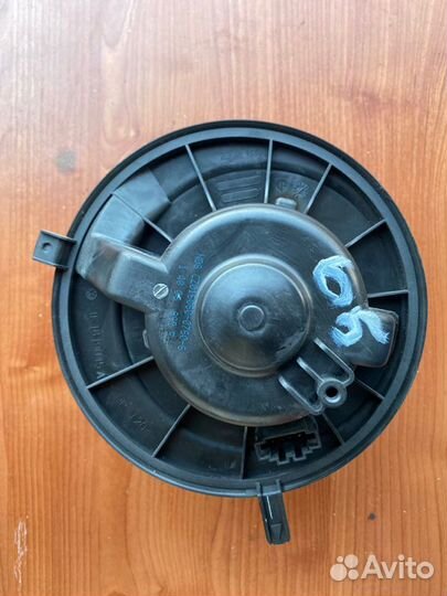 Моторчик печки Vw Golf 5+ BSE 2009