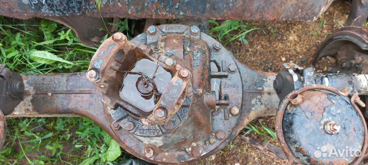 Задний мост на Freightliner