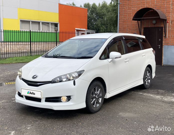 Toyota Wish 1.8 CVT, 2013, 94 000 км