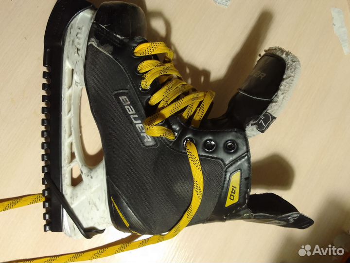 Коньки bauer supreme 140. 42 размер