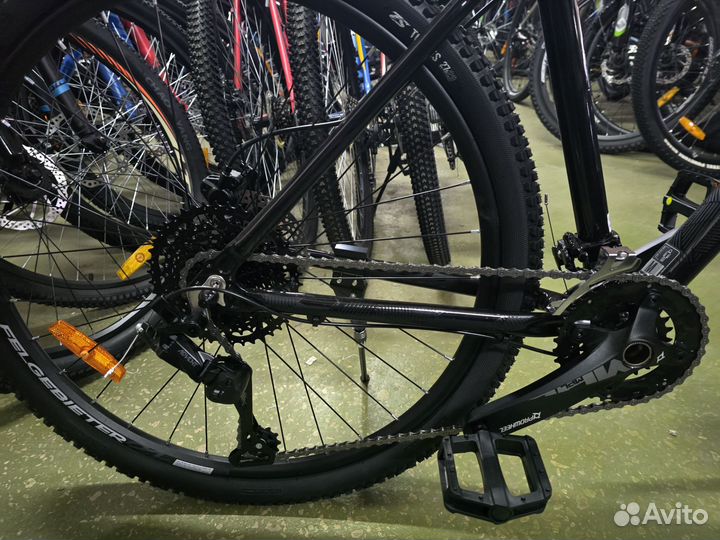 Велосипед 27.5 Stinger Graphite Comp возд. вилка