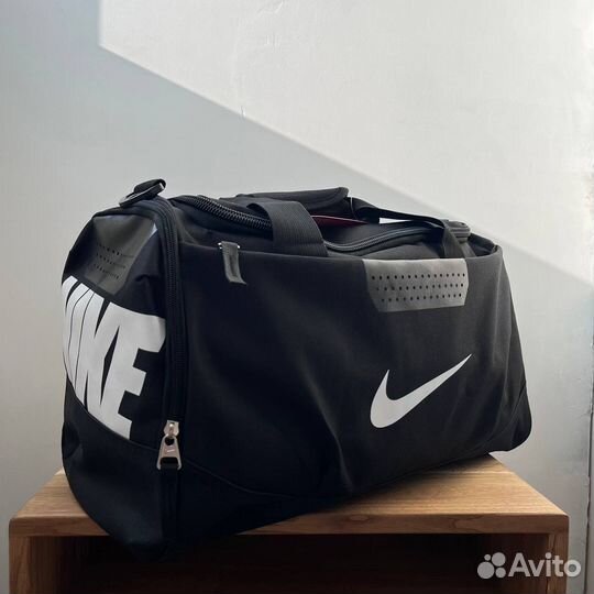 Спортивная сумка Nike черная