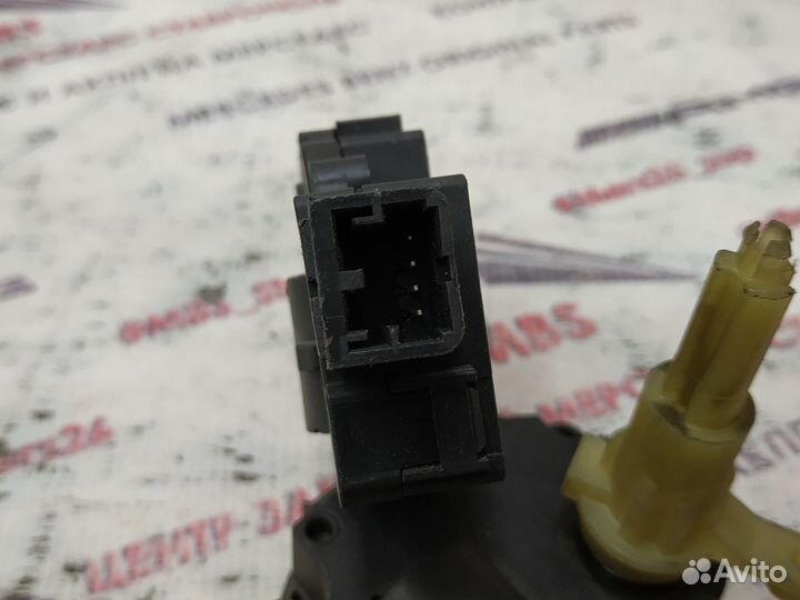 Моторчик заслонки печки w212 Mercedes