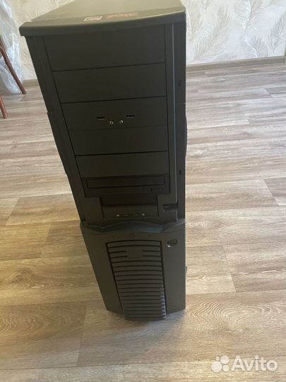 Корпус Bigtower Chieftec