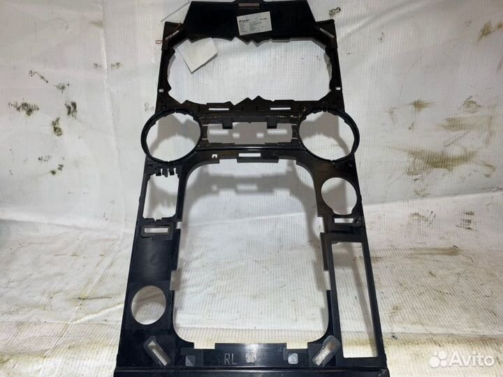 Накладка декоративная Volkswagen Touareg 2002-2010