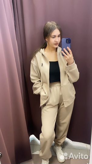 Женский спортивный костюм