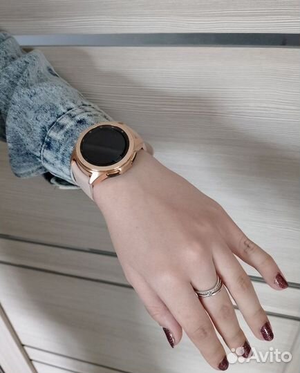 Смарт часы Samsung Galaxy Watch 42mm золото новые