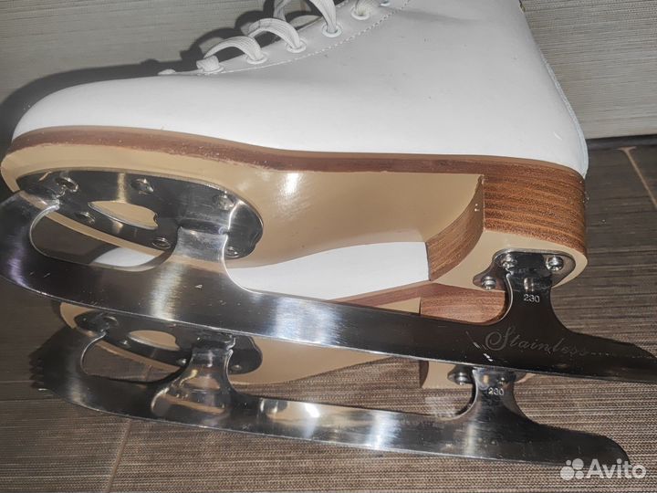 Коньки фигурные 37