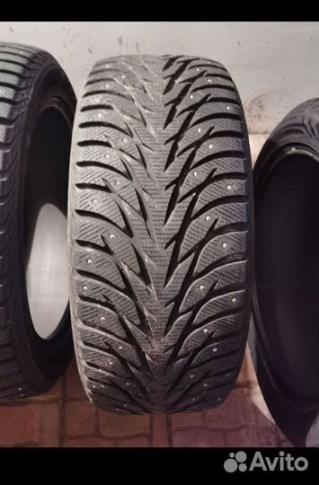 Yokohama Ice Guard F700S 285/45 R22 114