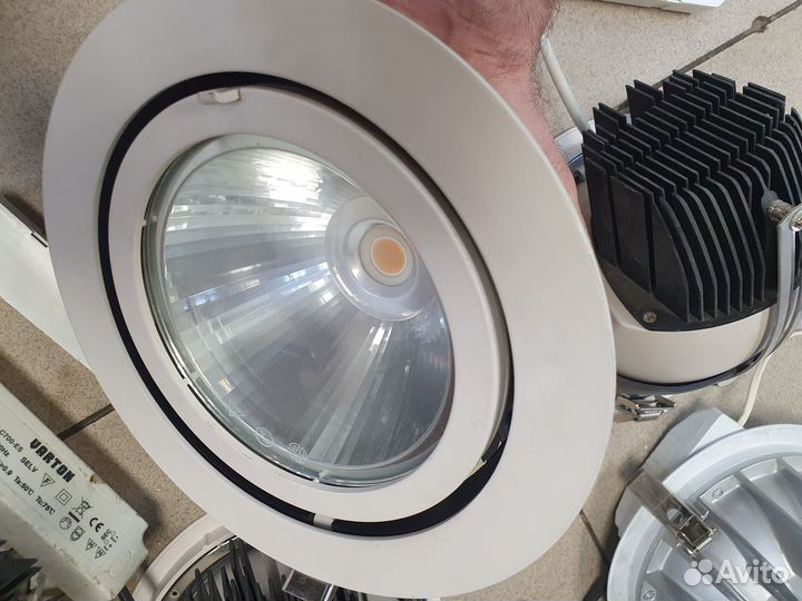 Светодиодный встраиваемый светильник