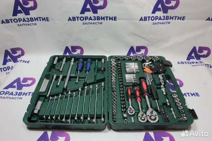 Набор инструментов в авто 121 предмет в защитном