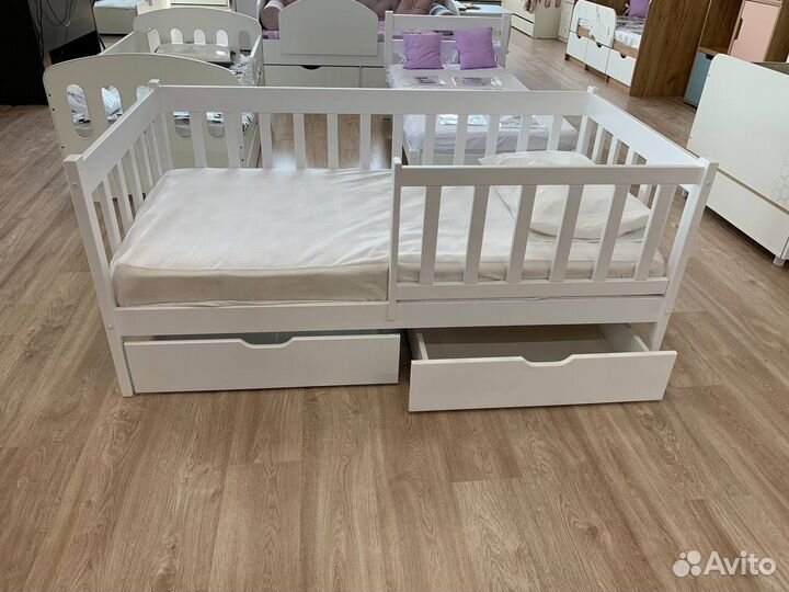 Детская кровать с Вертикальным бортом