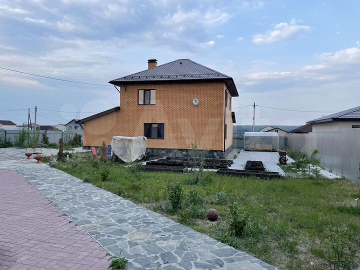 Дом 198 м² на участке 12,2 сот.