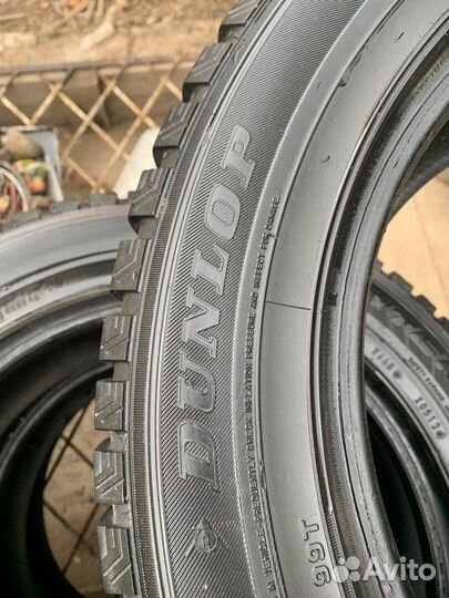 Dunlop SP Winter Ice 02 235/55 R17