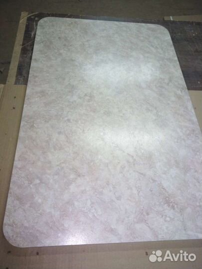 Стол кухонный