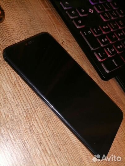 HONOR 10, 4/64 ГБ
