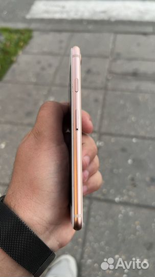 iPhone 8, 64 ГБ