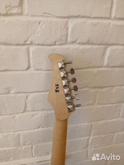 Электрогитара