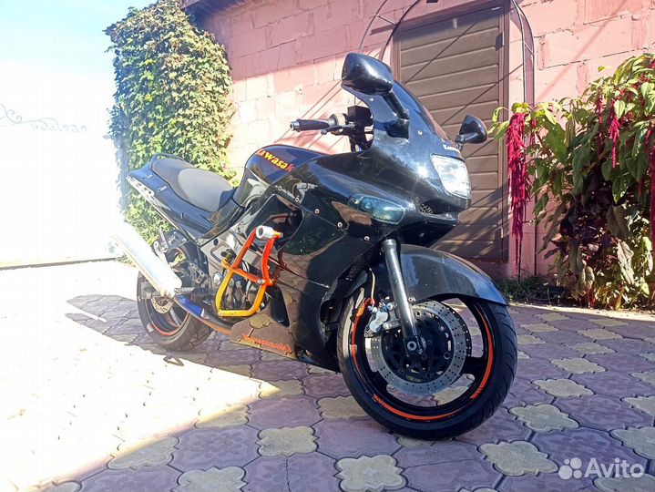 Kawasaki zzr400-2