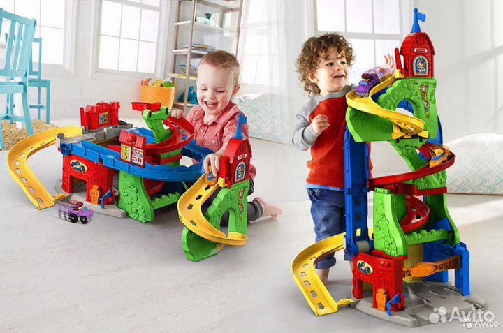 Трек Гоночная трасса, парковка с машинками