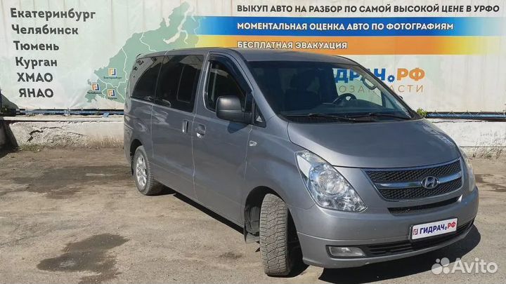 Стекло кузовное глухое левое Hyundai Grand Starex