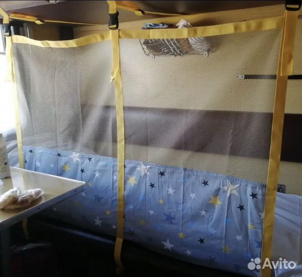 Защитный бортик (манеж) в ж/д поезд