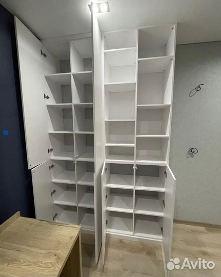 Зеркальный шкаф