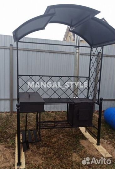 Мангал с крышей