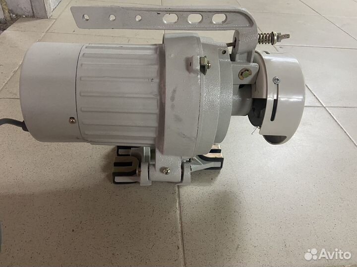 Продам мотор на швейную машинку