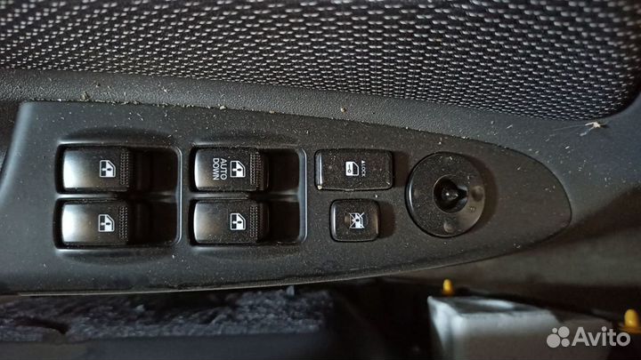 Кнопки стеклоподъемников. Киа рио 2