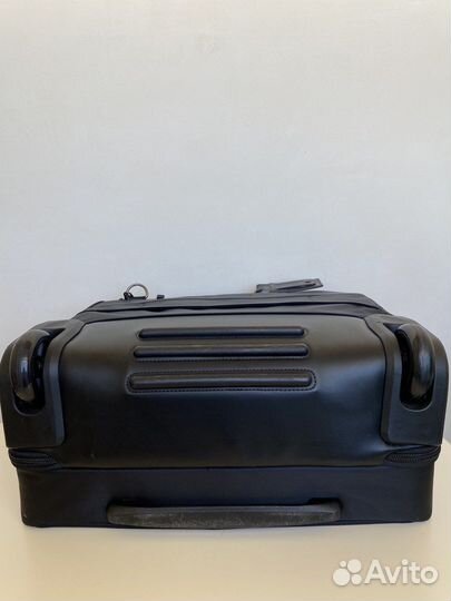 Чемодан на колёсах Lipault