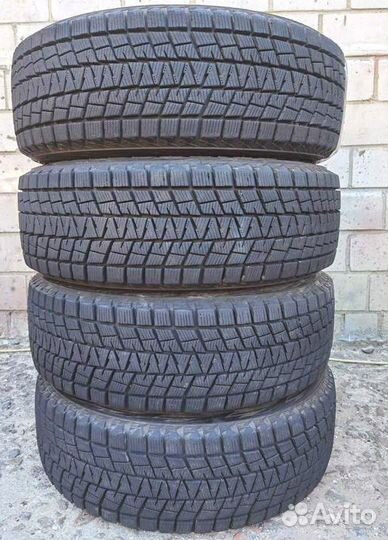 Bridgestone Blizzak DM-V1 215/65 R16 98Q