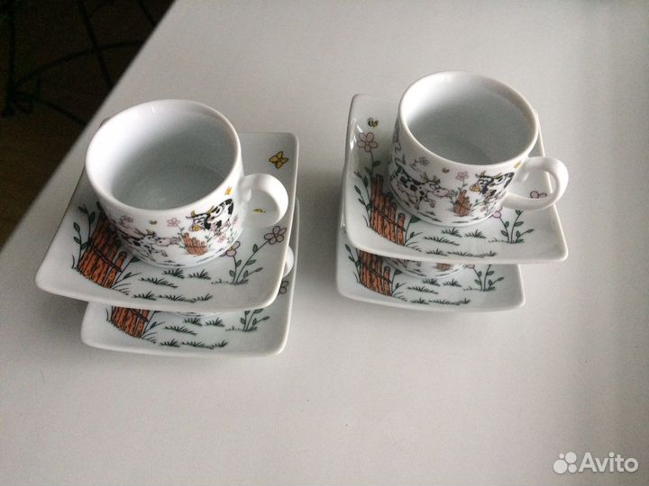 Чашки с блюдцами кофейные