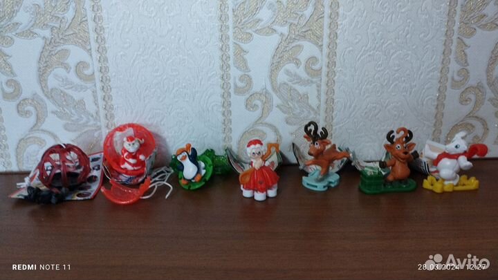 Новогодние киндер игрушки