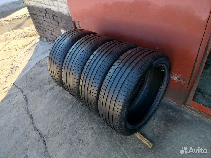 Pirelli P Zero 245/45 R20 и 275/40 R20 103W