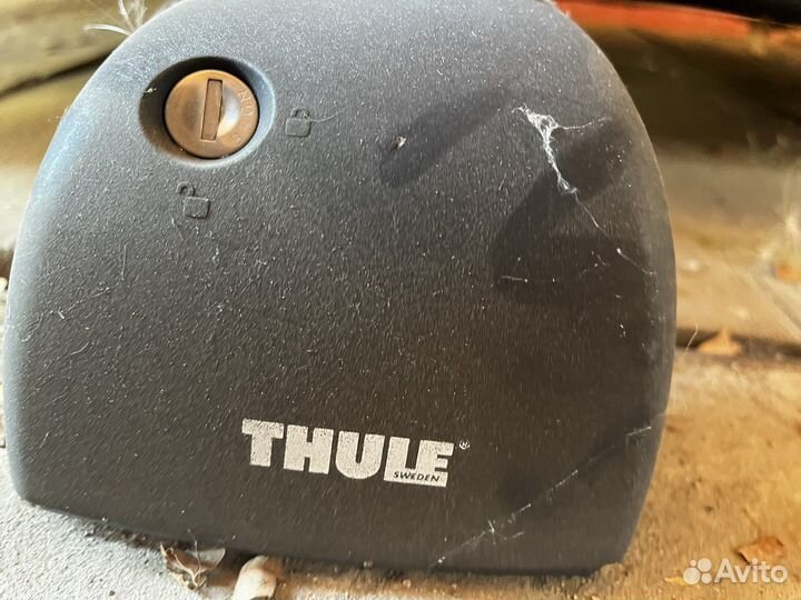 Автобокс Inno на рейлингах Thule