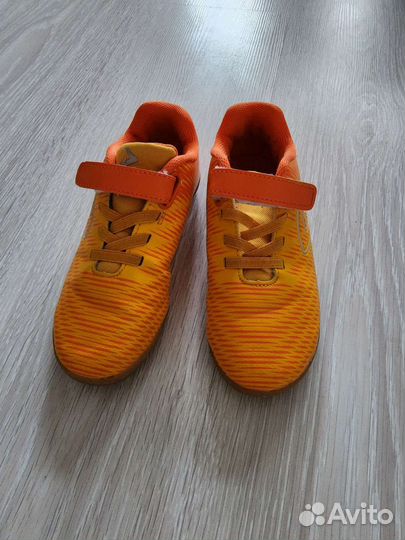 Футбольные кроссовки Демикс