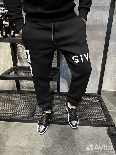 Спортивный костюм на флисе мужской