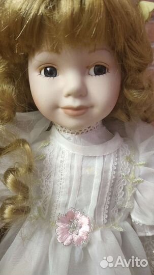 Кукла фарфоровая коллекционная