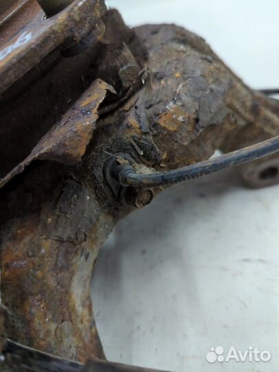 Ступица (кулак, цапфа) левая передняя Nissan X-Trail (T31), 2011