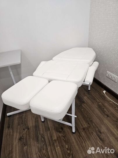 Кресло для педикюра подставка и столик