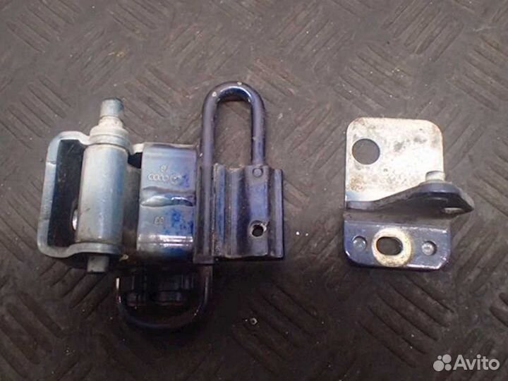 Петля двери Volkswagen Passat B5 1999 3B4833412D