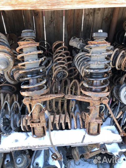 Стойки передние audi 80 б4