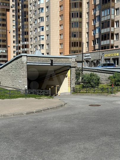 Машиноместо, 10 м²