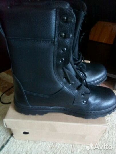 Ботинки с высоким берцем