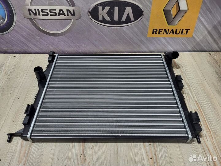 Радиатор охлаждения двигателя основной Nissan alme