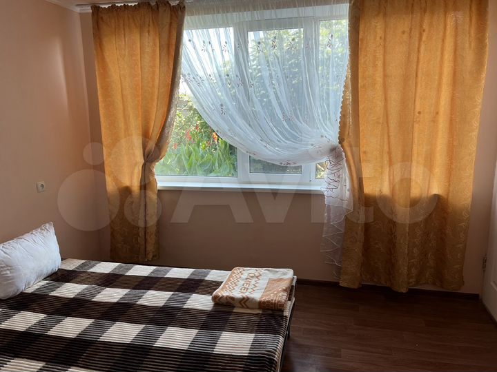 Комната 17 м² в 2-к., 1/3 эт.