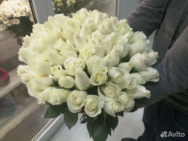 Розы белые 70 см (Россия, Кения, Эквадор)