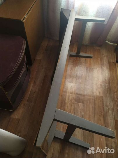 Лежак деревянный с кожзамом (н.ельцовка)