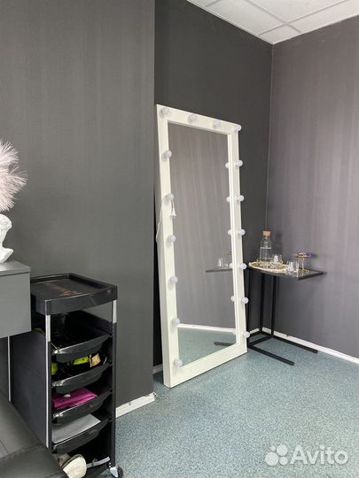 Зеркало с лампочками